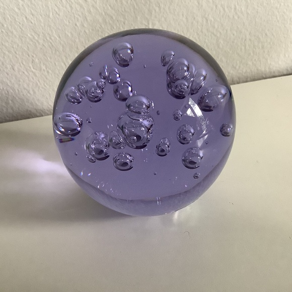 Purple Amethyst Paper Weight Art Glass With Bubbles - Made In Sweden 3 Inch - Picture 1 of 7
